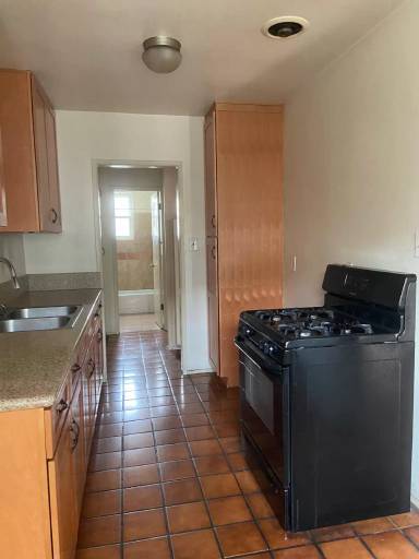 Main picture of 7752 Newlin Ave