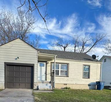 Main picture of 1345 N Lewis Pl