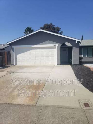 Main picture of 340 Colonial Cir