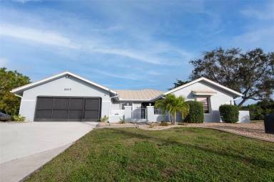 Main picture of 2417 Magdalina Dr