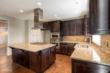 Main picture of 13762 173rd Pl SE