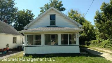 Main picture of 932 Hughes Ave