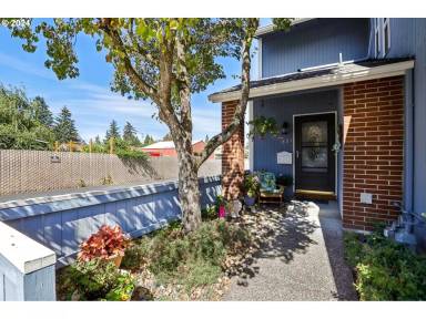 Main picture of 821 NE 90th Ave