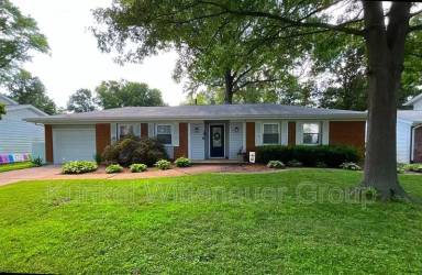 Main picture of 24 Coachlight Dr