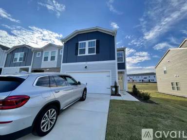Main picture of 912 Field Ivy Dr