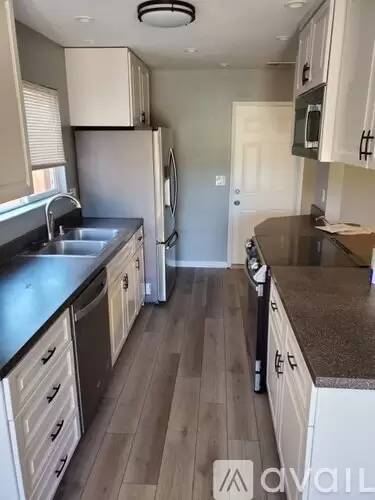Main picture of 901 Saddle Pl