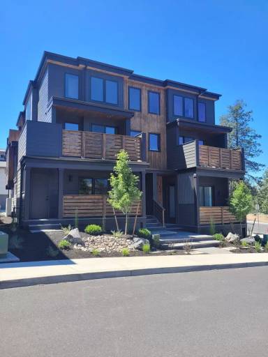 Main picture of 61579 SW Riverwalk Ln