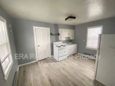 Main picture of 3272 W 98th St