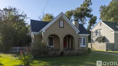 Main picture of 1303 S Sneed Ave