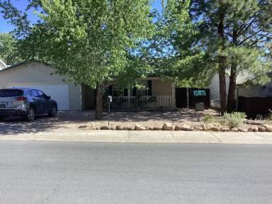 Main picture of 1800 W Oliver