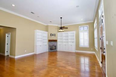 Main picture of 2166 Hillridge Ave