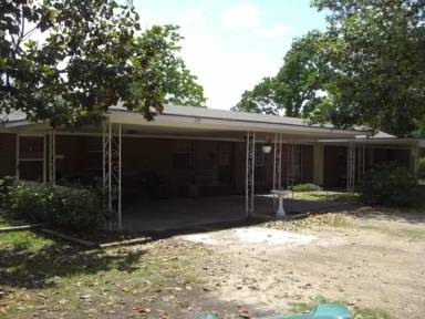 Main picture of 211 W Eighth Ave