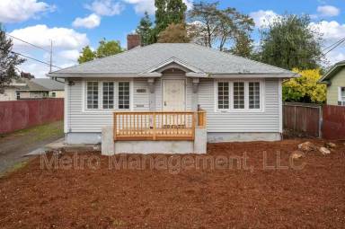 Main picture of 1415 N Rosa Parks Way