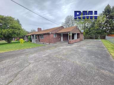 Main picture of 7409-7411 20th St W