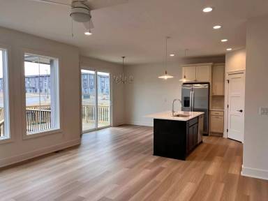 Main picture of 384 S 91st St