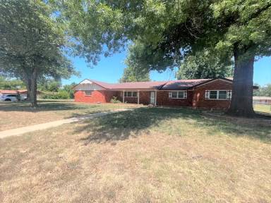 Main picture of 1301 NE 52nd St