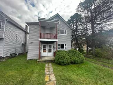 Main picture of 180 Boulevard Ave