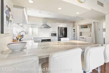 Main picture of 349 E Thomas Rd