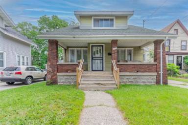 Main picture of 1034 Kalamazoo Ave SE