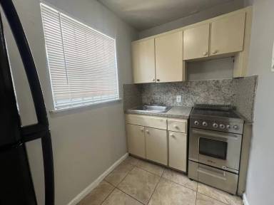 Main picture of 1210 NW 2nd Ave