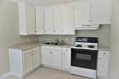 Main picture of 119 131st St E