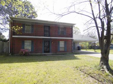 Main picture of 6900 Belle Meade Rd