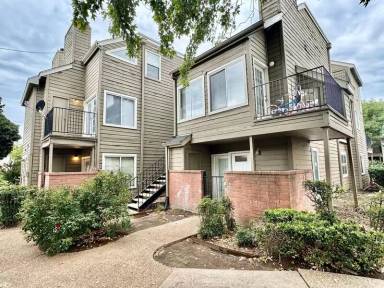 Main picture of 6639 S Victor Ave