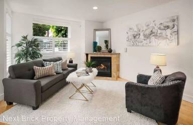 Main picture of 220 1st St