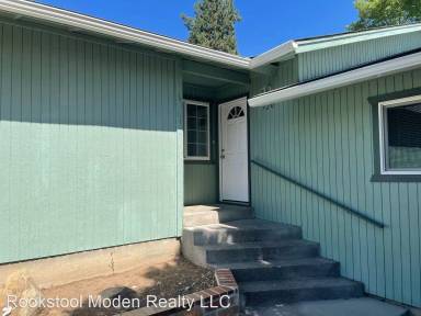 Main picture of 518 Mt Whitney St