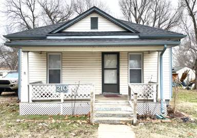 Main picture of 210 12th St