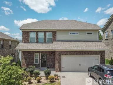 Main picture of 405 Blackthorn Ln