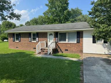 Main picture of 204 Russell Dr