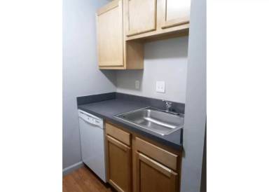 Main picture of 525 Lowell Ave