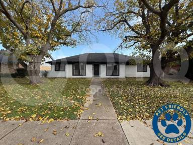 Main picture of 1309 Buckingham Pl