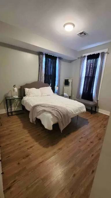 Main picture of 106 Exchange St