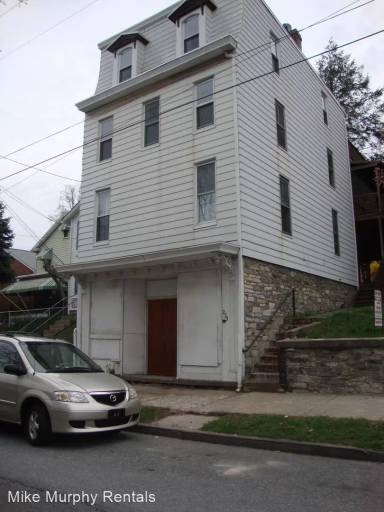 Main picture of 233 S 2nd St