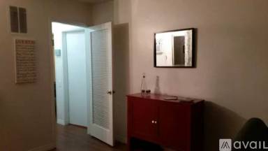 Main picture of 1436 S Bentley Ave