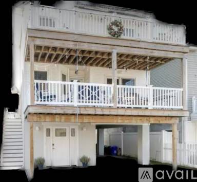 Main picture of 79 New Hampshire St