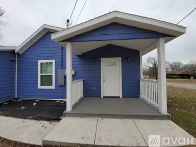 Main picture of 309 E Davis St