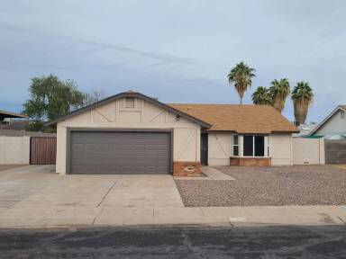 Main picture of 212 W Scott Ave