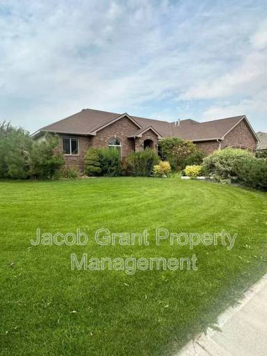 Main picture of 5522 Clearfield Ln
