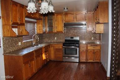 Main picture of 6119 Greenwood Ave