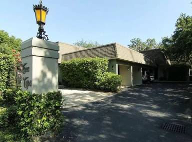 Main picture of 339 Lakeview St