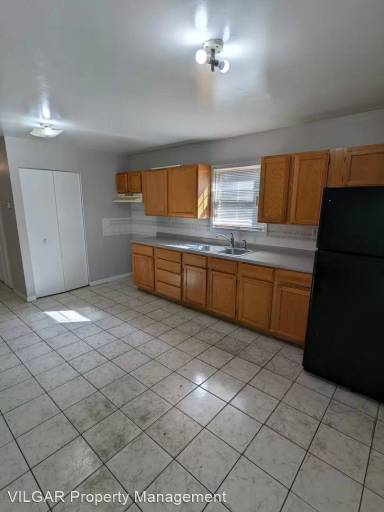 Main picture of 1216 W 151st St