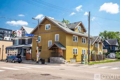 Main picture of 1523 W Lake St