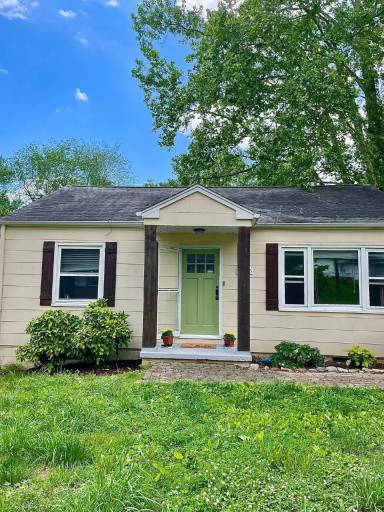 Main picture of 2425 Amber St