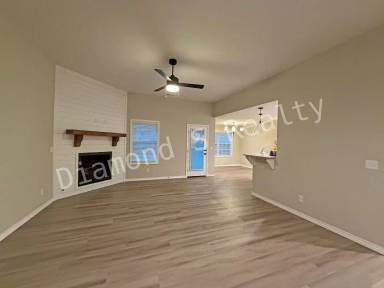Main picture of 4124 N Venice Ave