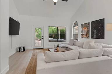 Main picture of 5952 E Aire Libre Ln
