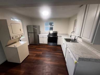 Main picture of 326 W College St
