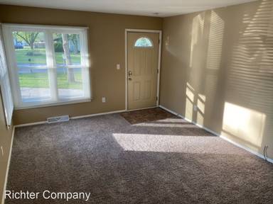 Main picture of 5935 Crestmoor Dr SE